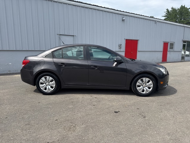 2014 Tungsten Metallic Chevrolet Cruze LS FWD Sedan