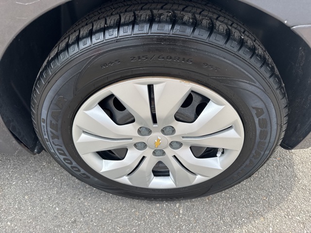 2014 Tungsten Metallic Chevrolet Cruze LS FWD Sedan