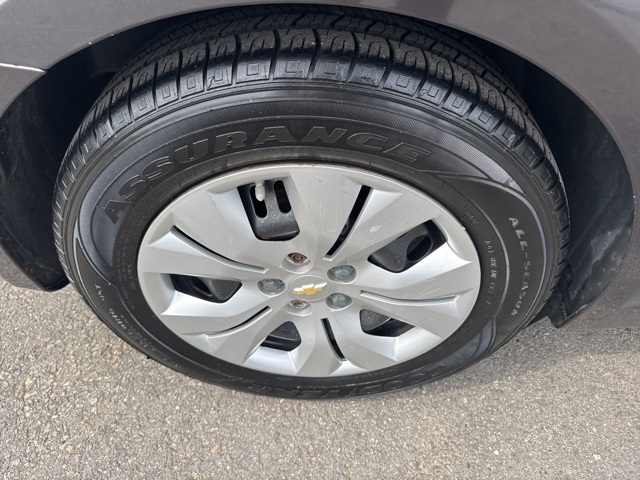 2014 Tungsten Metallic Chevrolet Cruze LS FWD Sedan