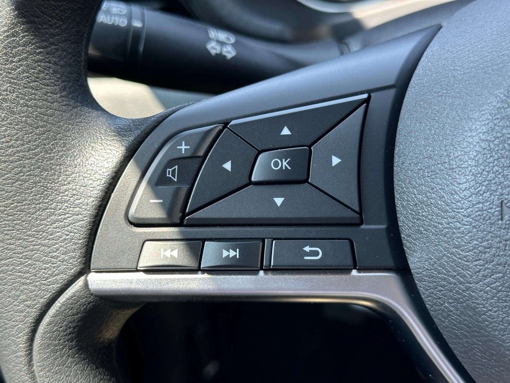 2025 Nissan Sentra SV photo 16