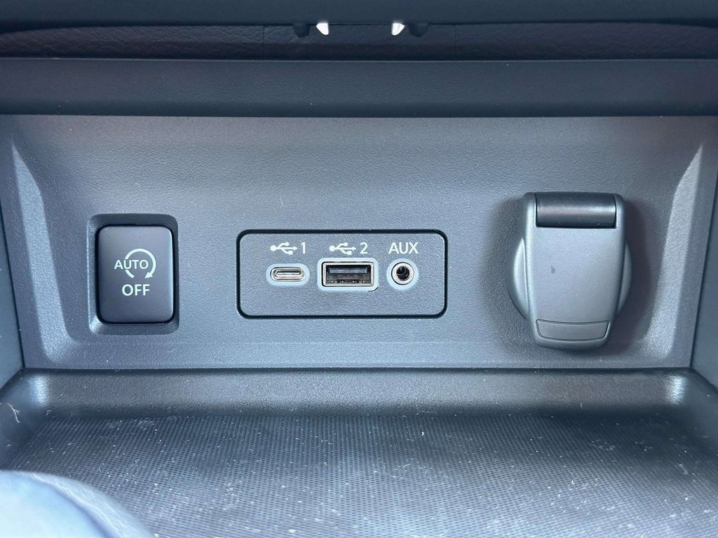 2025 Nissan Sentra SV photo 19