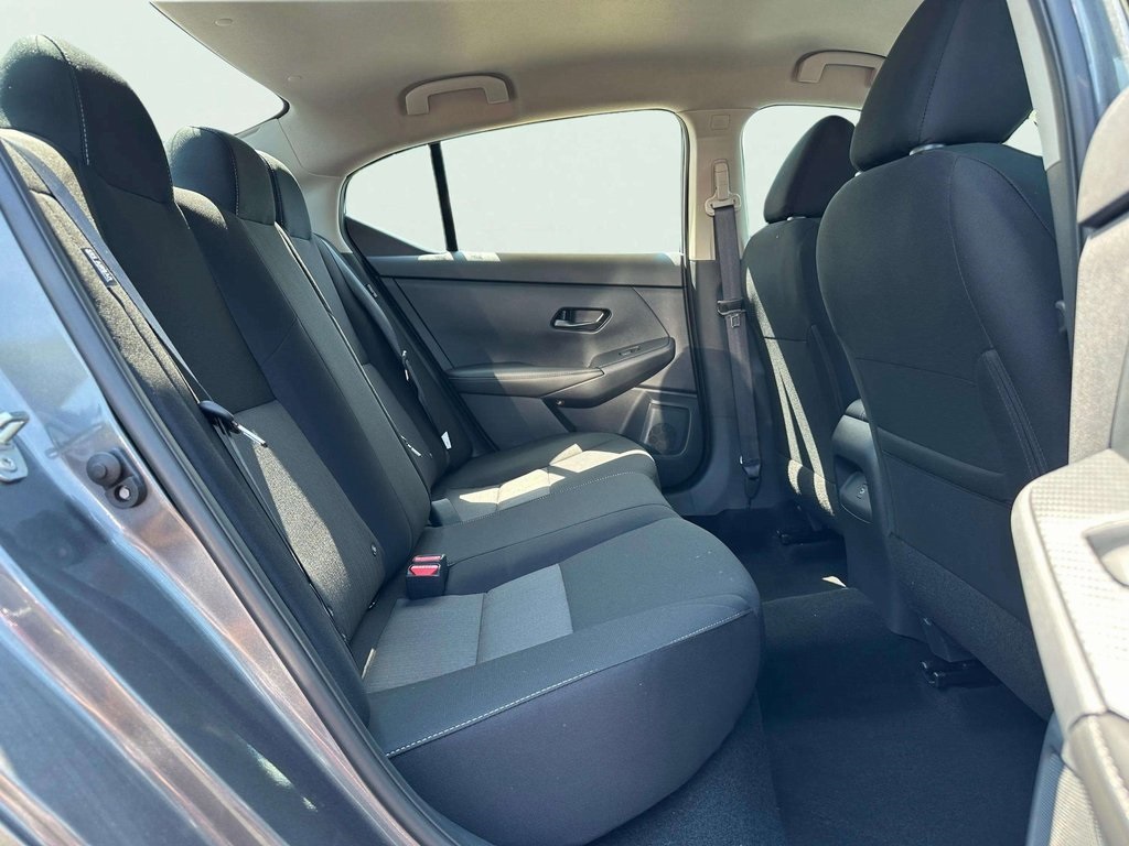 2025 Nissan Sentra SV photo 28