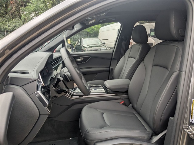 new 2025 Audi Q7 car, priced at $69,382