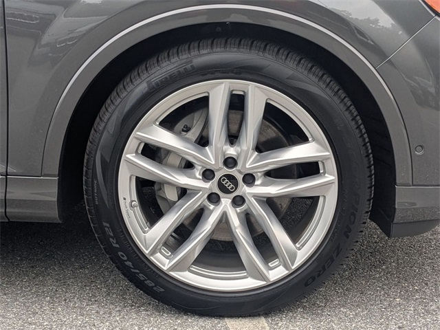 new 2025 Audi Q7 car, priced at $69,382