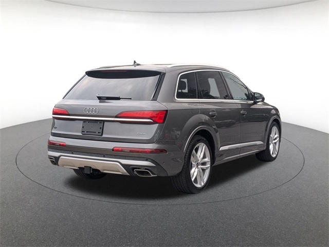 new 2025 Audi Q7 car, priced at $69,382