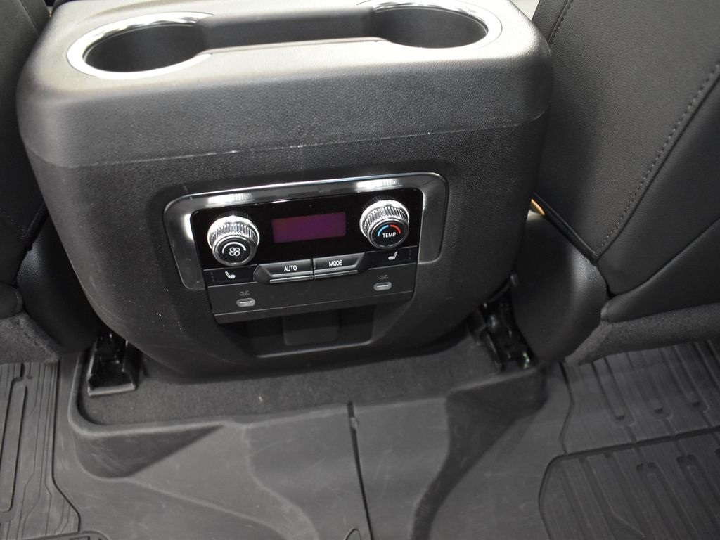 2024 Gmc Yukon AT4 photo 18