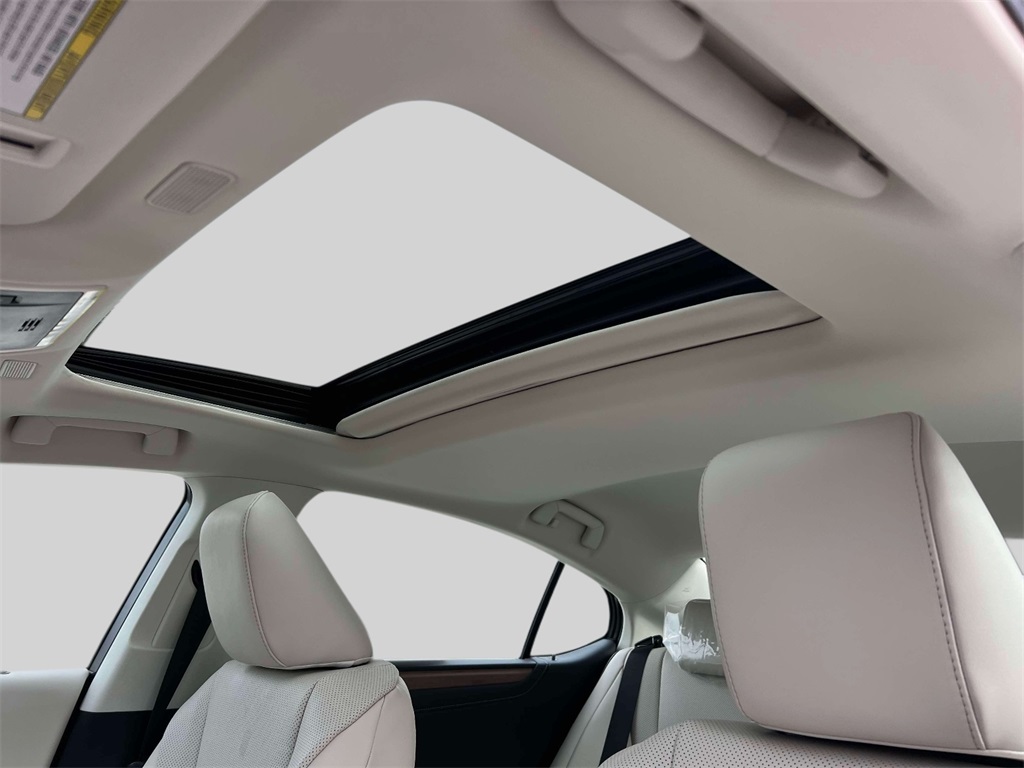 new 2025 Lexus ES car, priced at $47,844
