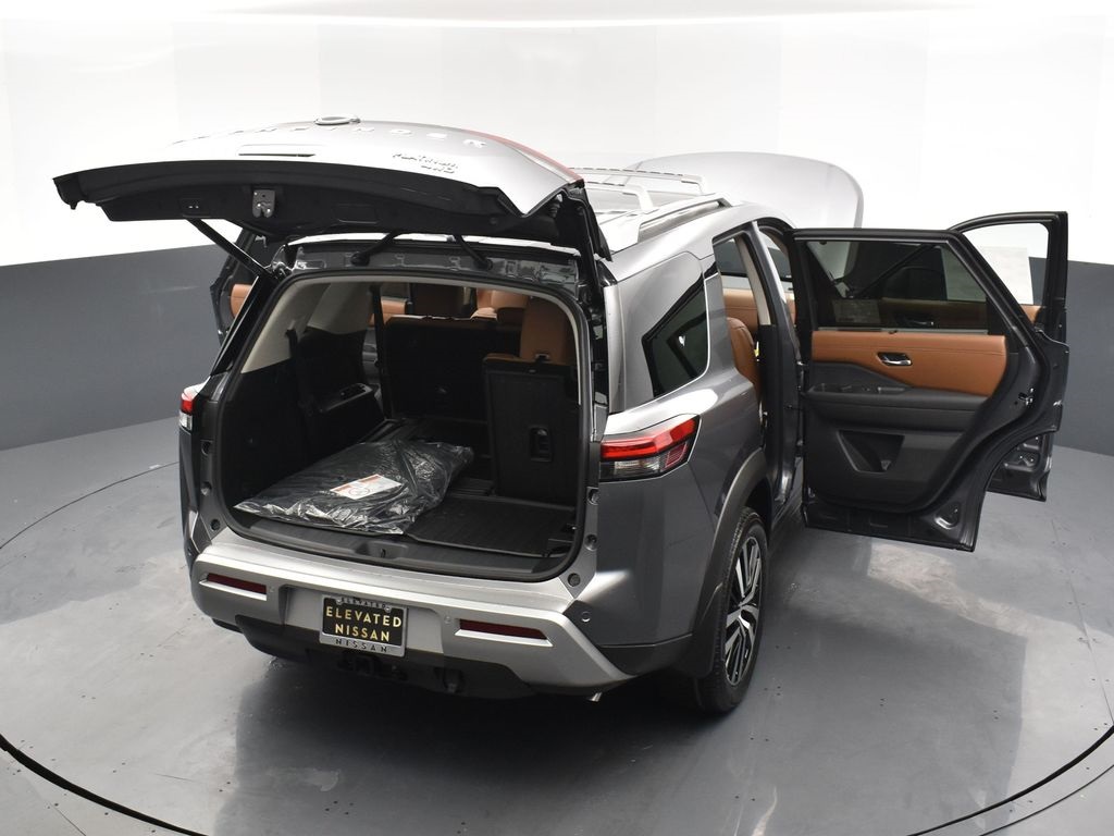 2025 Nissan Pathfinder Platinum photo 33