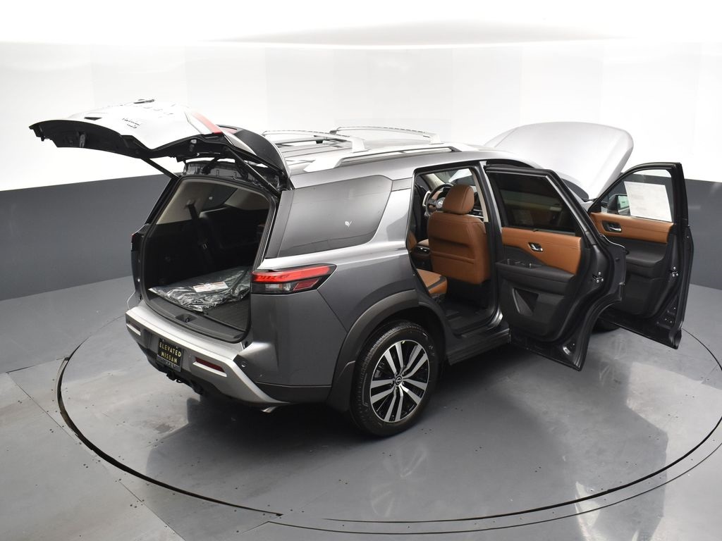 2025 Nissan Pathfinder Platinum photo 34
