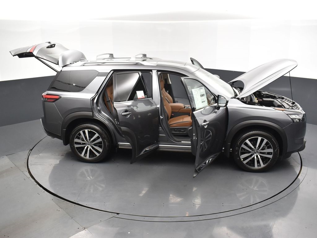 2025 Nissan Pathfinder Platinum photo 35