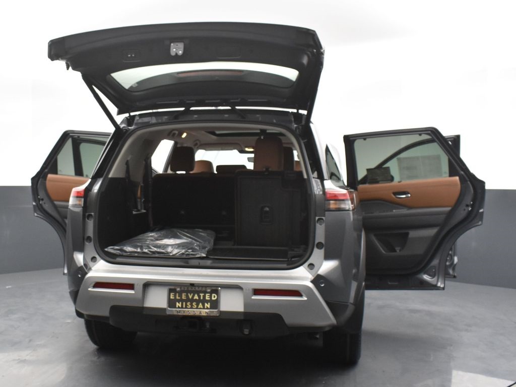 2025 Nissan Pathfinder Platinum photo 36