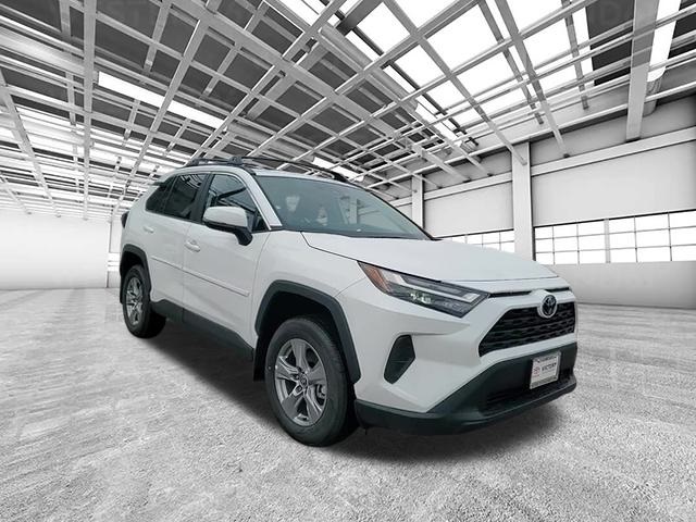 2025 Toyota RAV4 XLE's photo