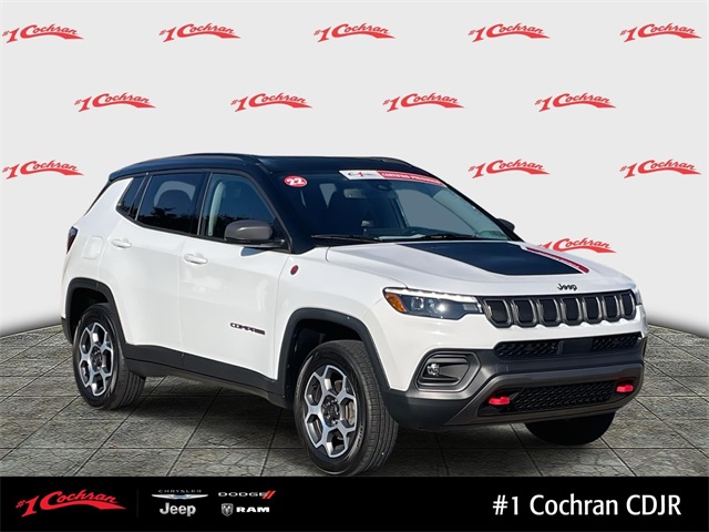 2024 Jeep Compass Trailhawk photo 2