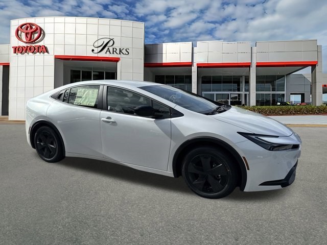 2026 Toyota Prius LE's photo