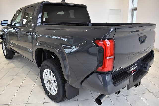 2025 Toyota Tacoma SR5 Double Cab photo 4