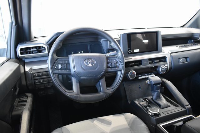 2025 Toyota Tacoma SR5 Double Cab photo 7