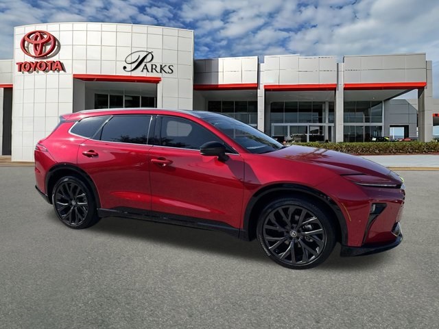 2025 Toyota Crown Signia Limited's photo