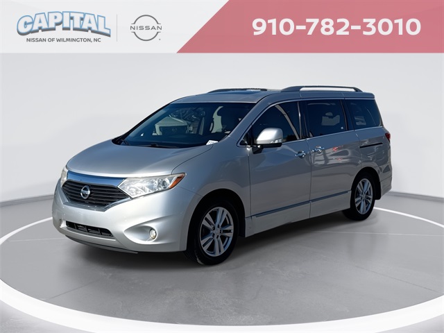 2015 Nissan Quest SL's photo