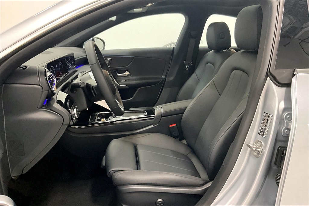 2025 Mercedes Benz CLA 250 photo 9