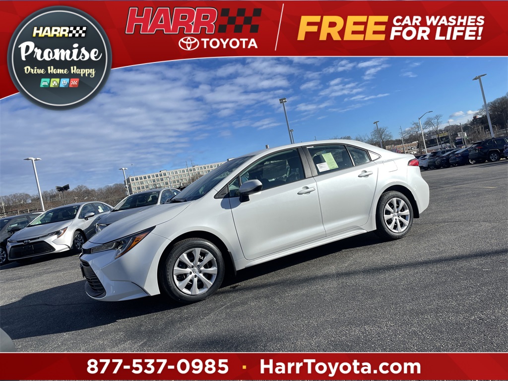 2026 Toyota Corolla LE's photo