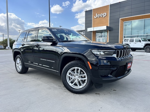 2025 Jeep Grand Cherokee Laredo's photo