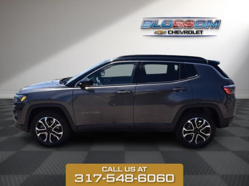2023 Granite Crystal Metallic Clearcoat Jeep Compass Limited 4X4 SUV