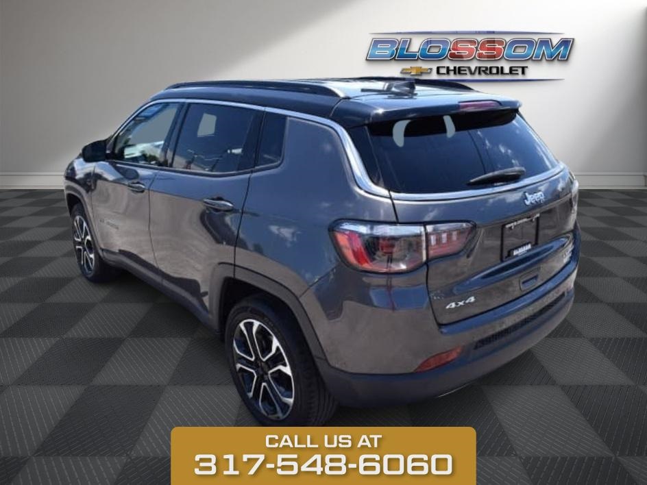 2023 Granite Crystal Metallic Clearcoat Jeep Compass Limited 4X4 SUV