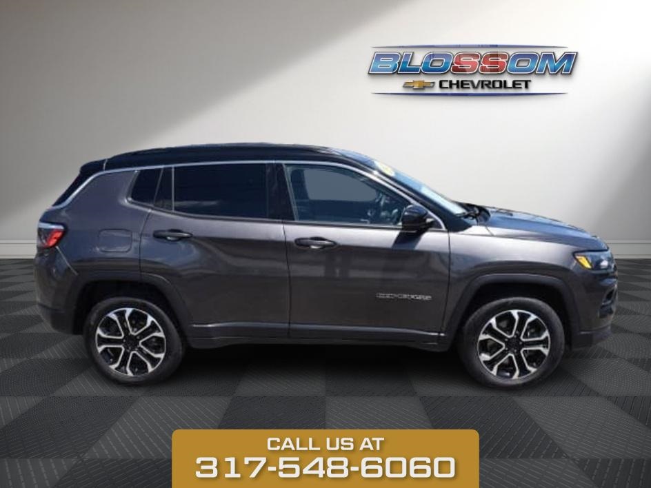 2023 Granite Crystal Metallic Clearcoat Jeep Compass Limited 4X4 SUV