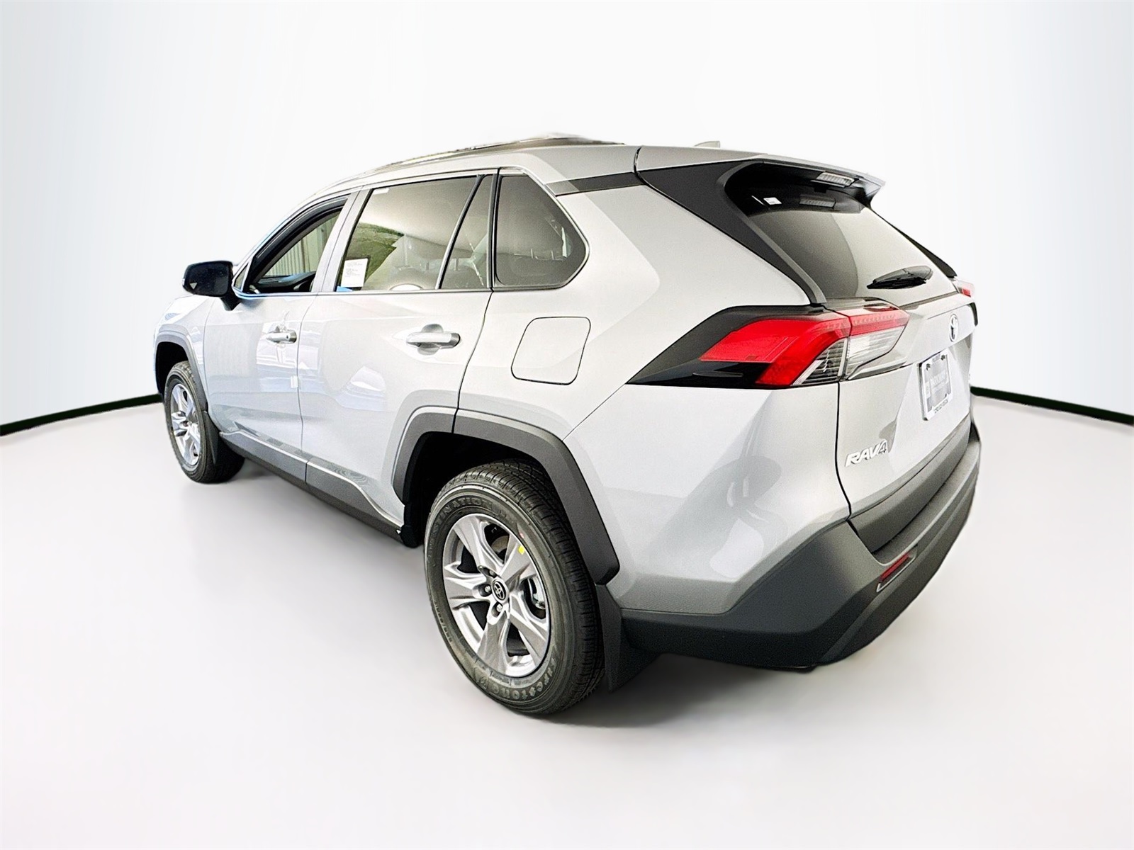 2025 Toyota RAV4 XLE photo 2