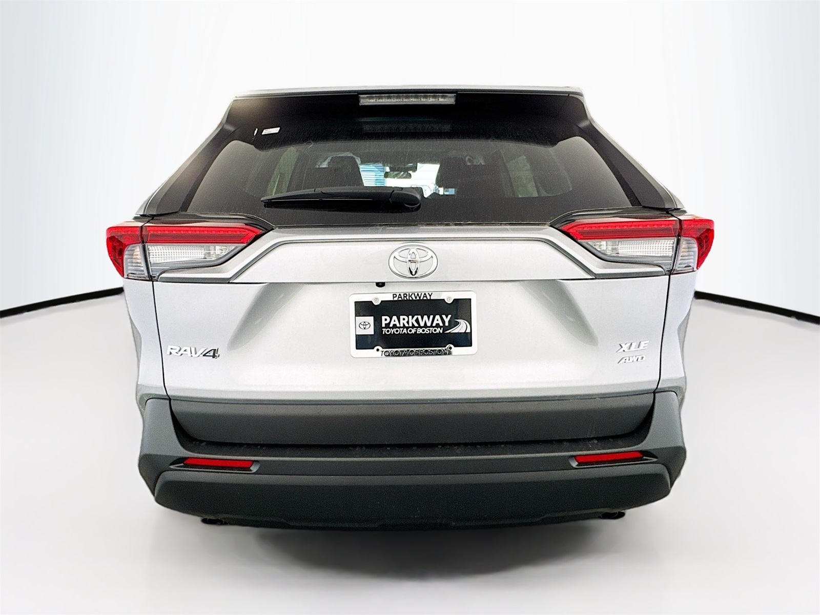 2025 Toyota RAV4 XLE photo 3