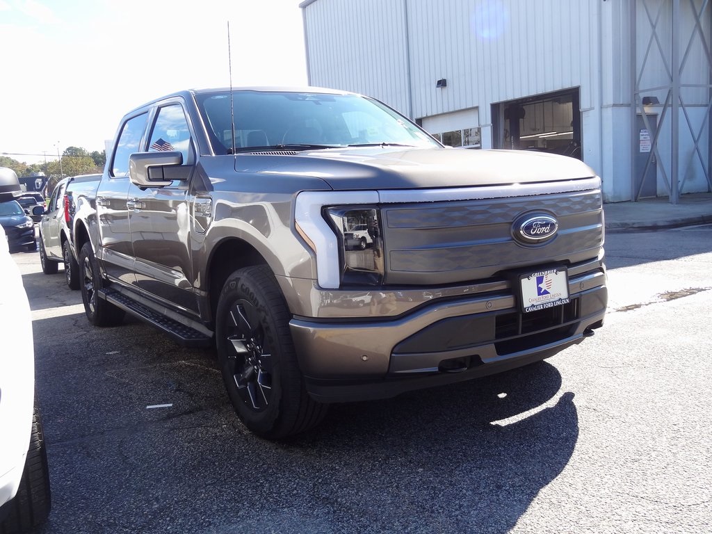 2023 Ford F-150 Lightning Lariat's photo