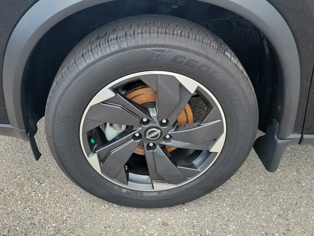 2024 Super Black Nissan Rogue SV AWD SUV