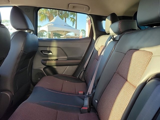 2025 Super Black Nissan Kicks SR FWD SUV