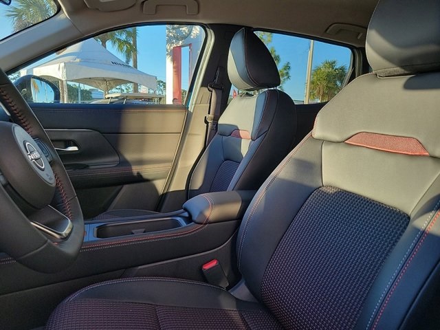 2025 Super Black Nissan Kicks SR FWD SUV
