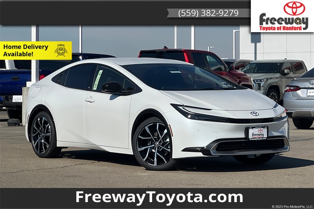 2026 Toyota Prius XSE's photo