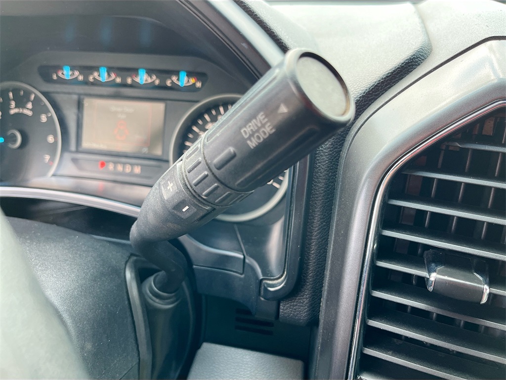 2019 Ford F-150 XLT photo 16