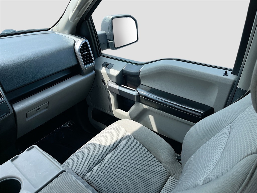 2019 Ford F-150 XLT photo 20