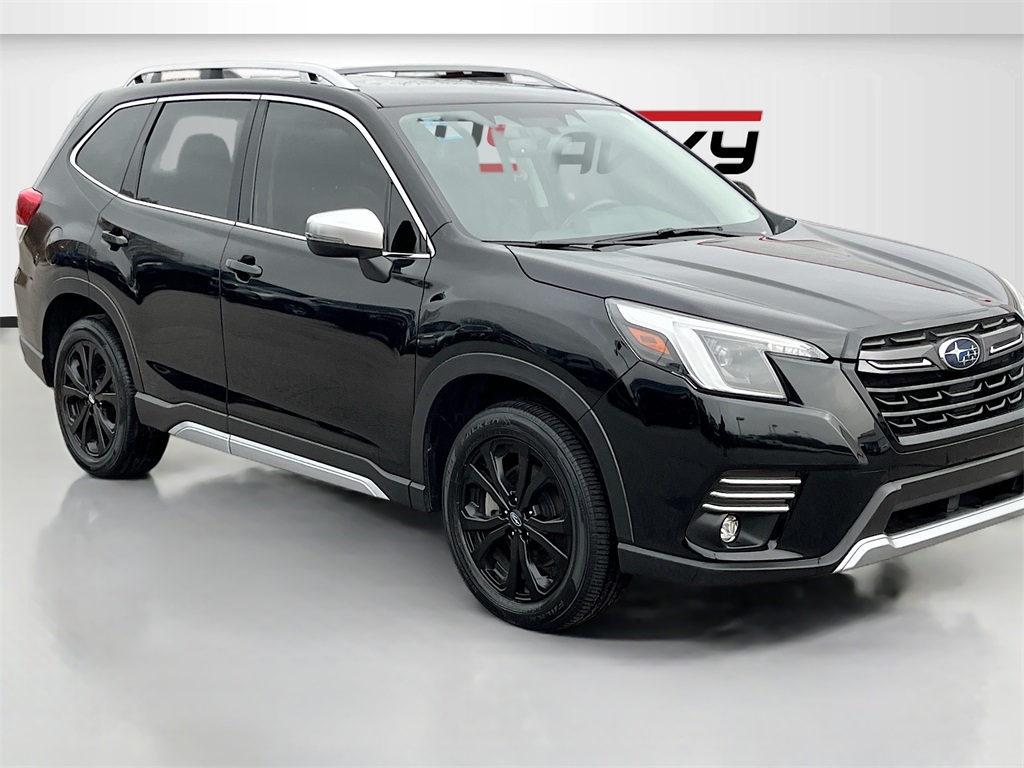 2023 Subaru Forester Touring's photo