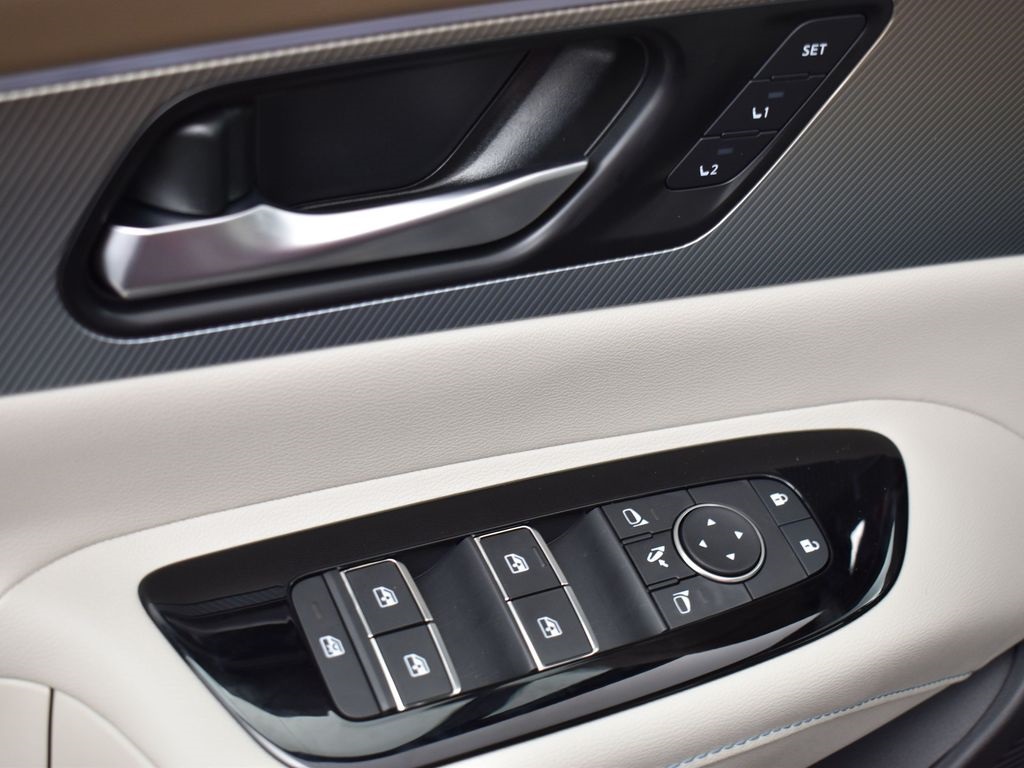 2025 Nissan Murano Platinum photo 14