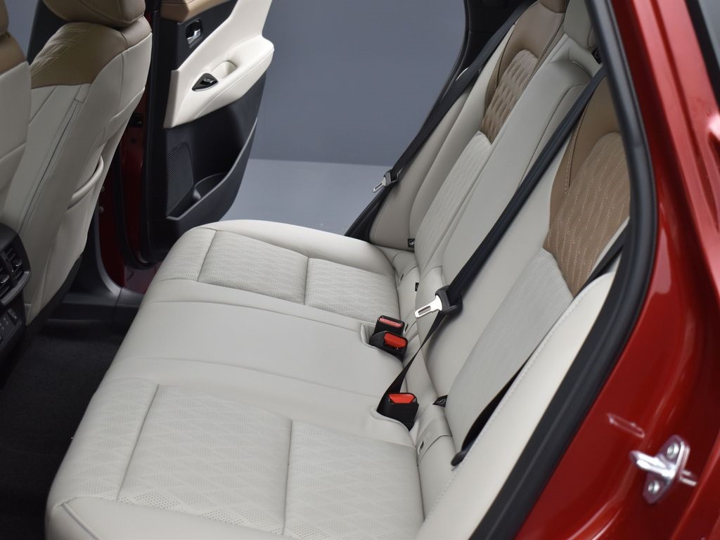 2025 Nissan Murano Platinum photo 17