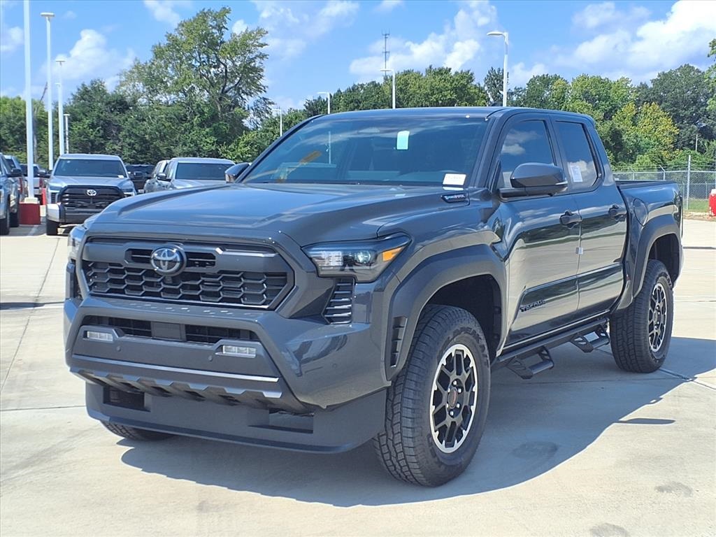2025 Toyota Tacoma TRD Off-Road Double Cab photo 3
