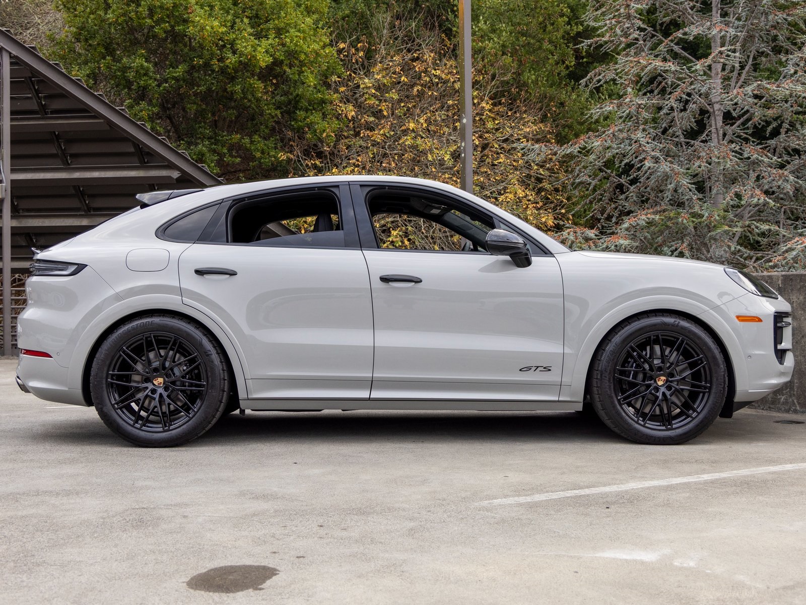 2025 Porsche Cayenne GTS Coupe photo 11