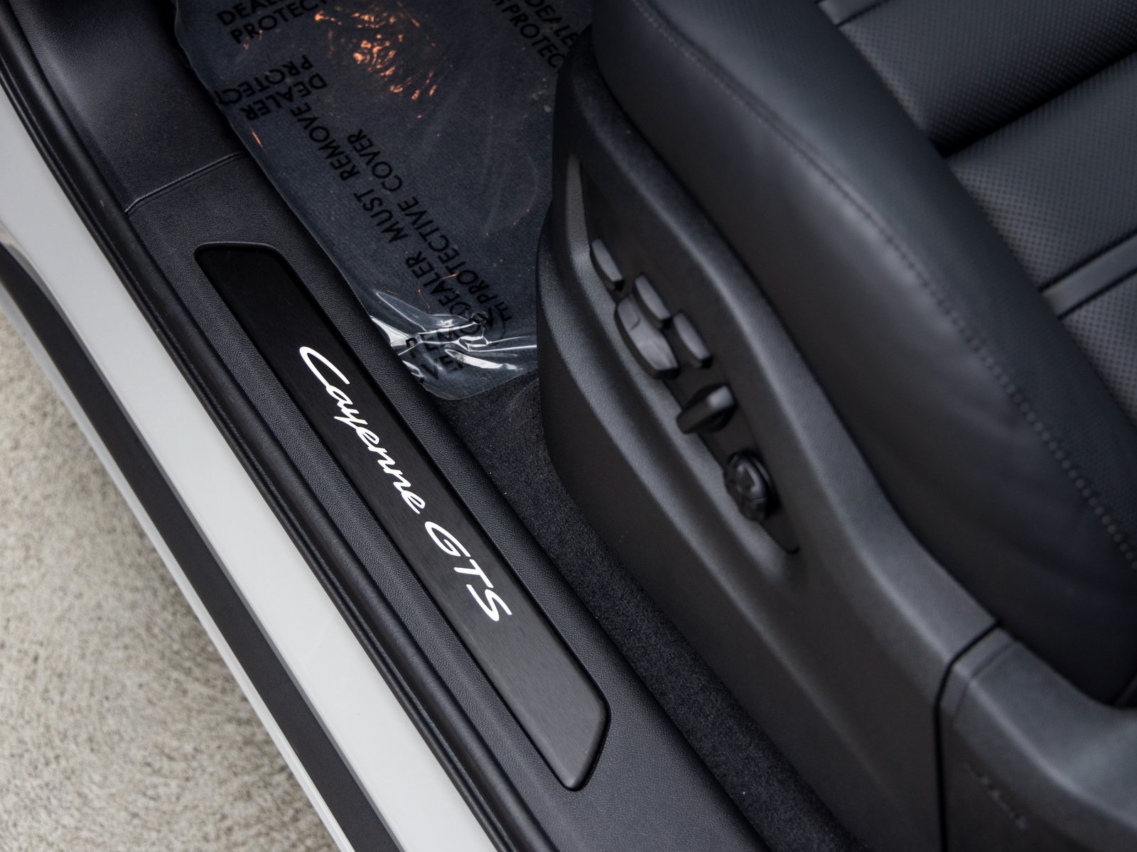 2025 Porsche Cayenne GTS Coupe photo 22