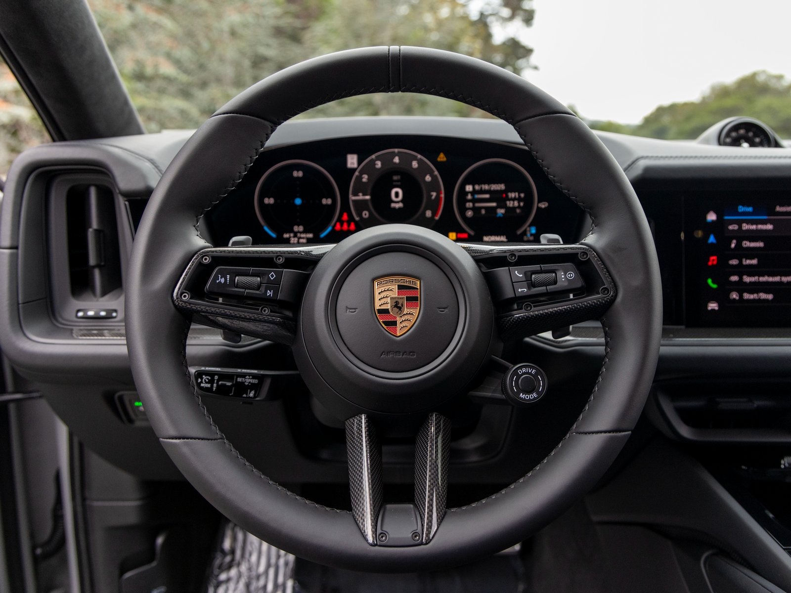 2025 Porsche Cayenne GTS Coupe photo 26