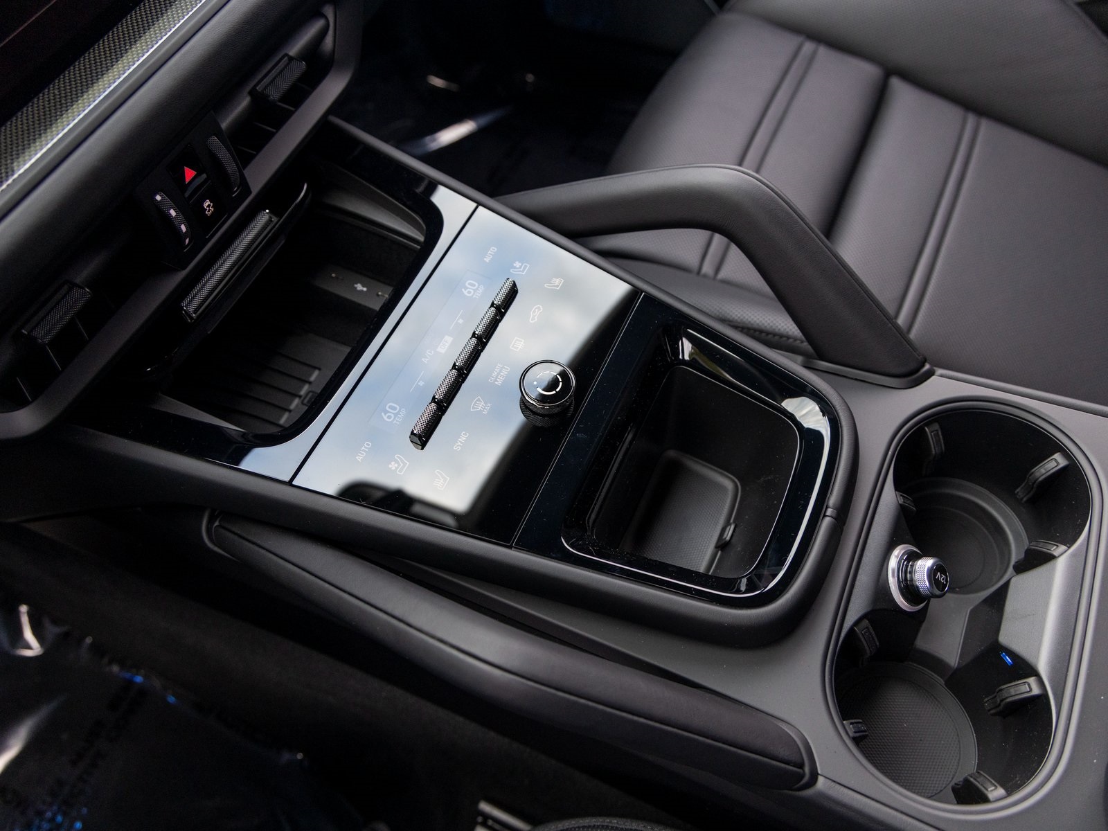 2025 Porsche Cayenne GTS Coupe photo 30