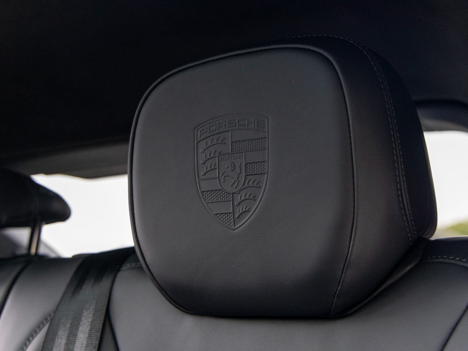 2025 Porsche Cayenne GTS Coupe photo 36