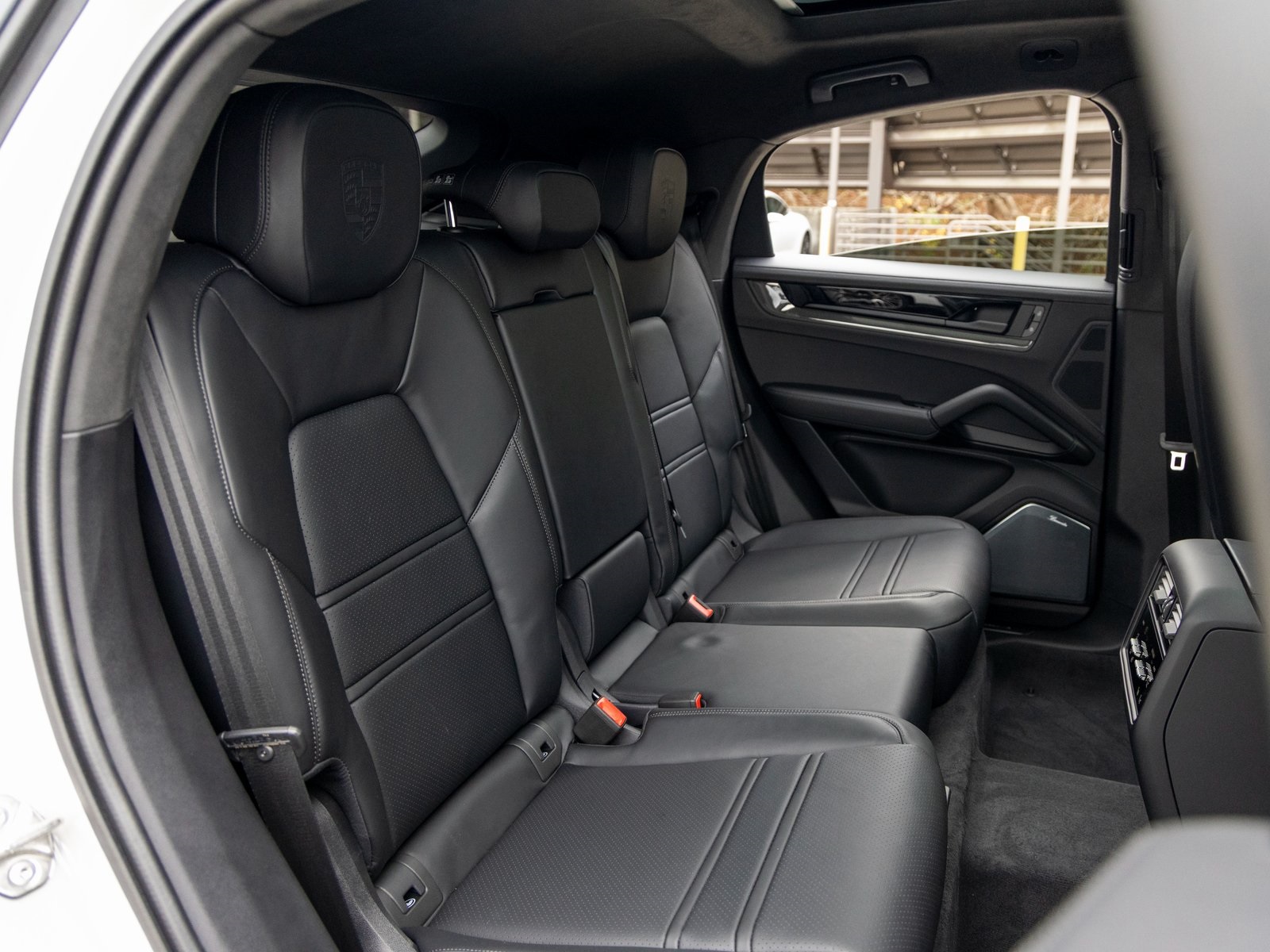 2025 Porsche Cayenne GTS Coupe photo 42