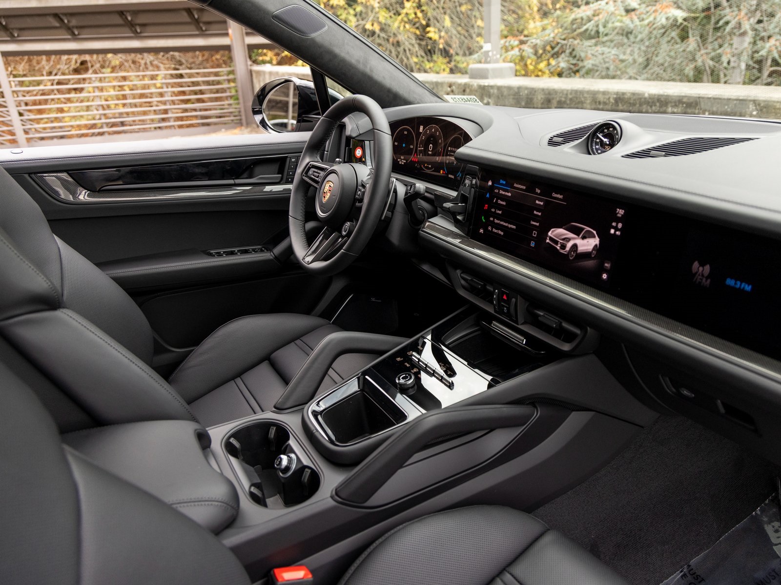 2025 Porsche Cayenne GTS Coupe photo 44