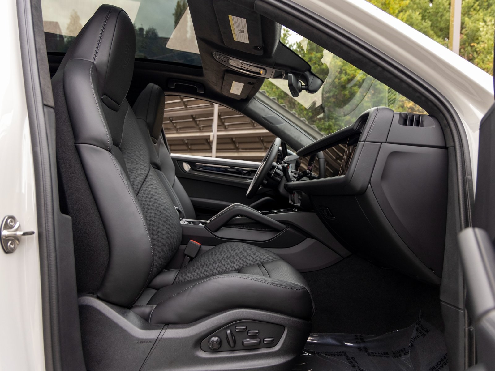 2025 Porsche Cayenne GTS Coupe photo 48