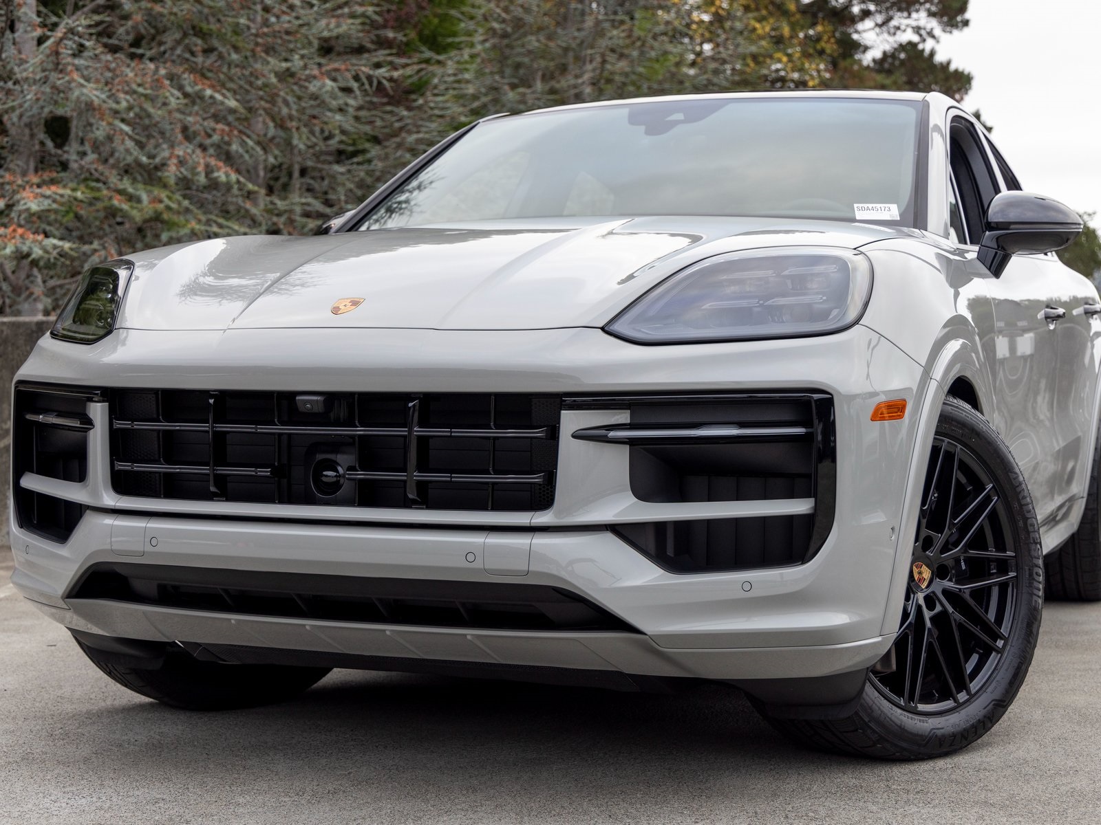 2025 Porsche Cayenne GTS Coupe photo 6